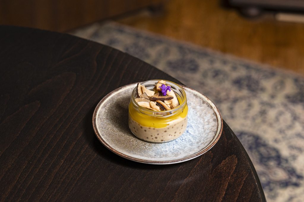 Kókuszos tápiókapuding mangóval és ananásszal