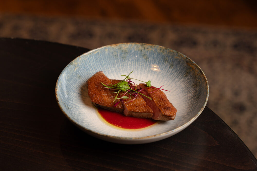 Rosé kacsamell rózsaborsos–yuzus eperpürével köret nélkül