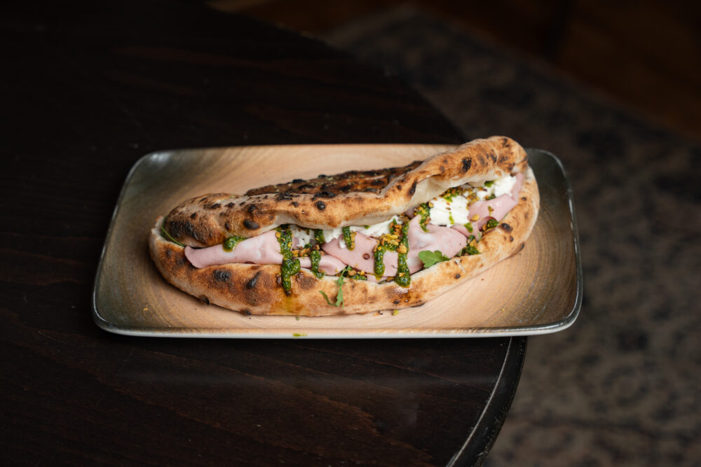 Panuozzo Emiliana (hajtott pizza)